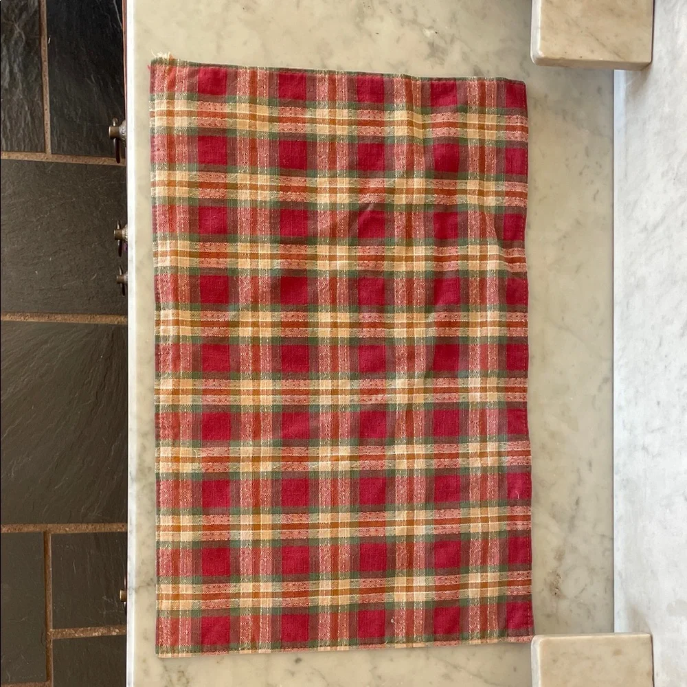 LONGABERGER Orchard Park Plaid Festive Red and Green Place Mats (2)